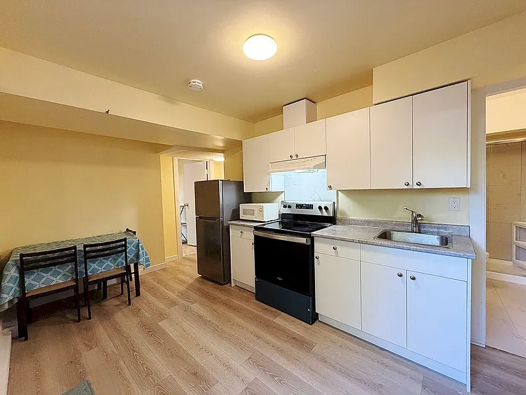 11 Schooner Ct — Photo 1
