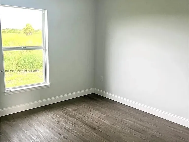 634 Royce Rd — Photo 14