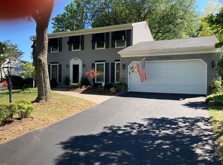 2029 Greensboro Dr, Wheaton, IL 60189