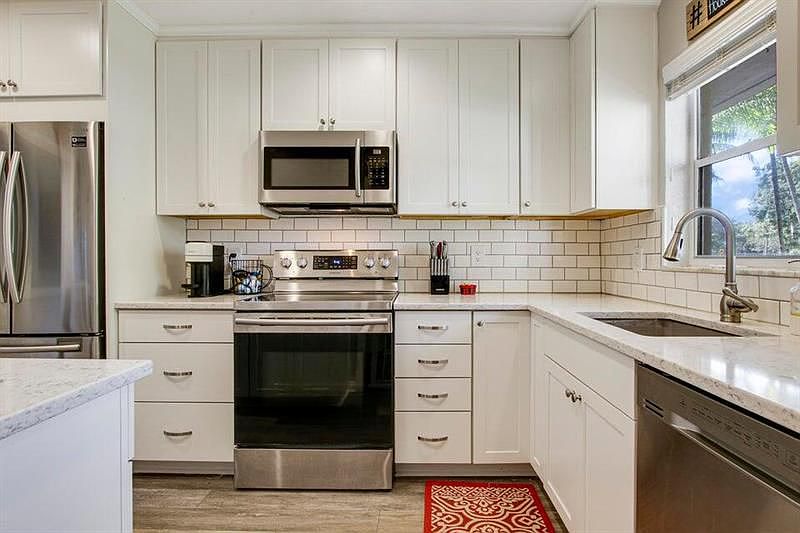 1st image of 120 Sparrow Dr APT 104