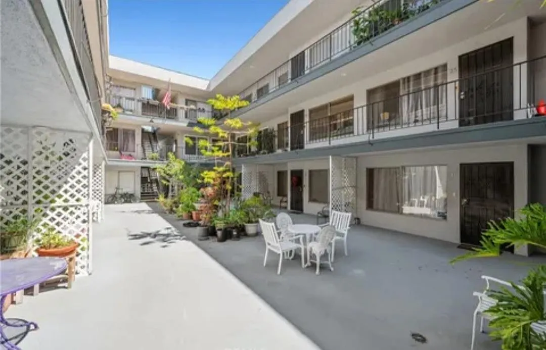 Building Photo - 120 Alamitos Ave #37