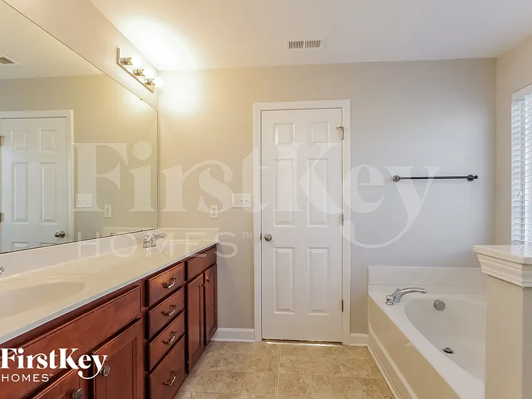 4019 Linville Falls Ln — Photo 10
