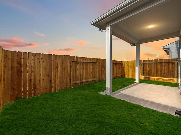 5th image of 3022 La Rambla Dr