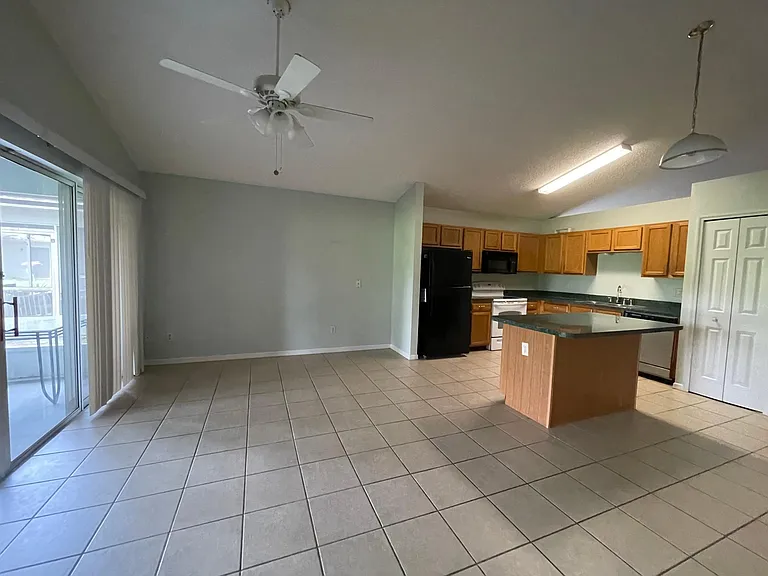 13634 Meadowpark Ave — Photo 5
