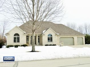 1717 Royal Crown Ct, Green Bay, WI 54313