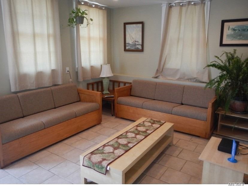 2nd image of 10 Bungalow Walk Unit 2