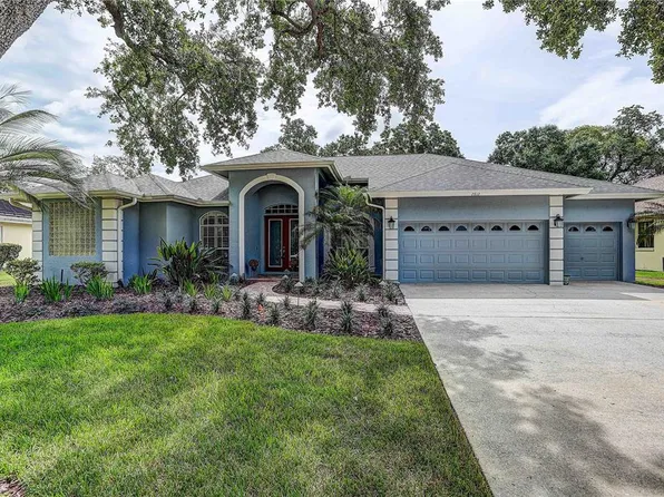 2812 Clubhouse Dr, Plant City, FL 33566