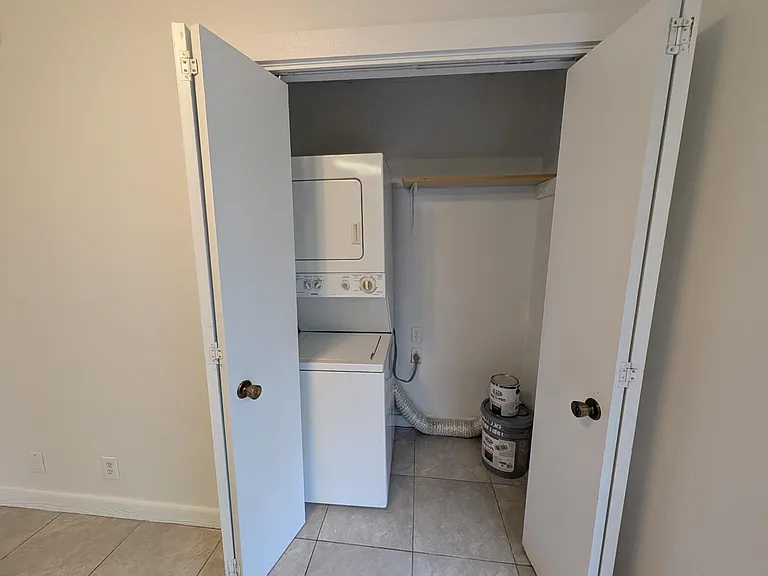 5608 Clubhouse Dr #B — Photo 5
