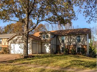 367 Windyoak Dr, Ballwin, MO 63021