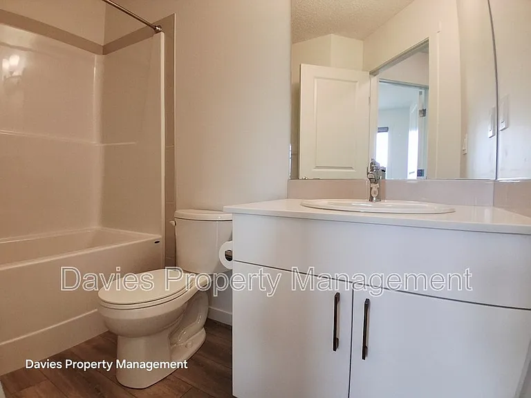 32 Jensen Gate — Photo 13