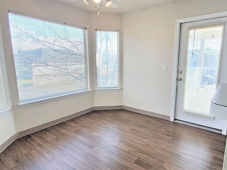 617 Saratoga Dr #104 — Photo 17