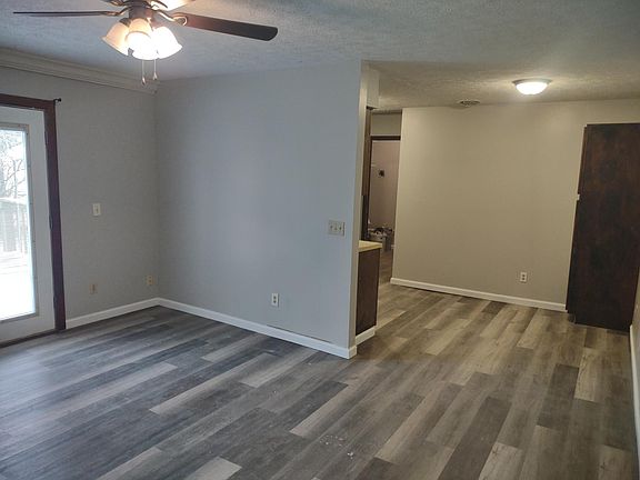 Dining room looking into kitchen