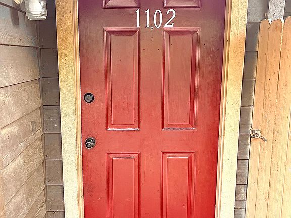 4th image of 3211 Pearl St APT 1102