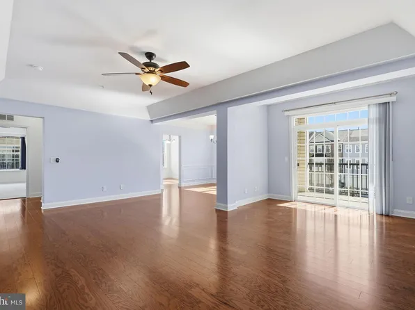 9204 Charleston Dr Unit 202, Manassas, VA 20110