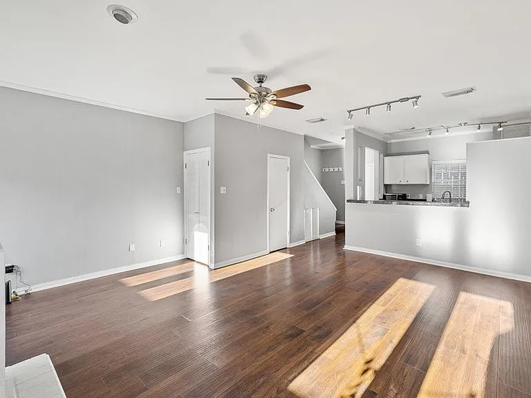 3818 N Hall St #125 — Photo 16