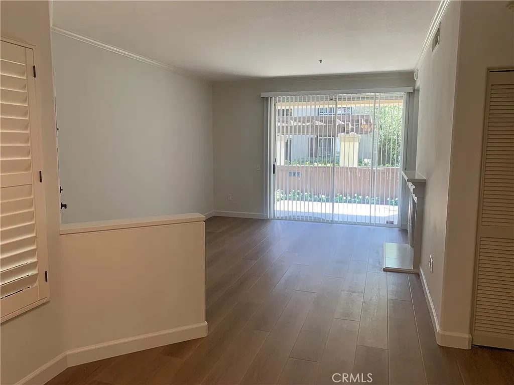 2 bed, 1100 sqft, $3,600 — Photo 2