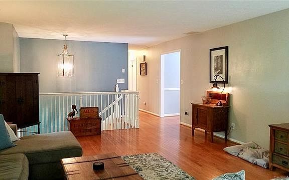 3rd image of 2217 Glenheath Dr