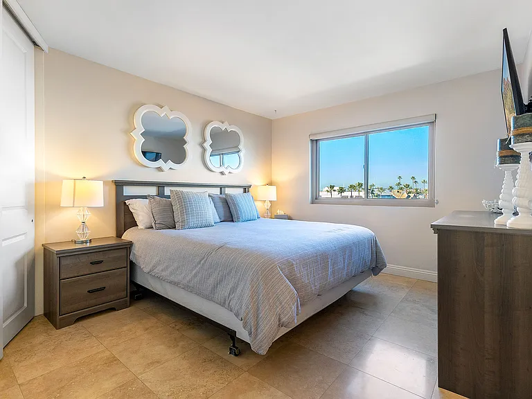 600 E Oceanfront #3A — Photo 13