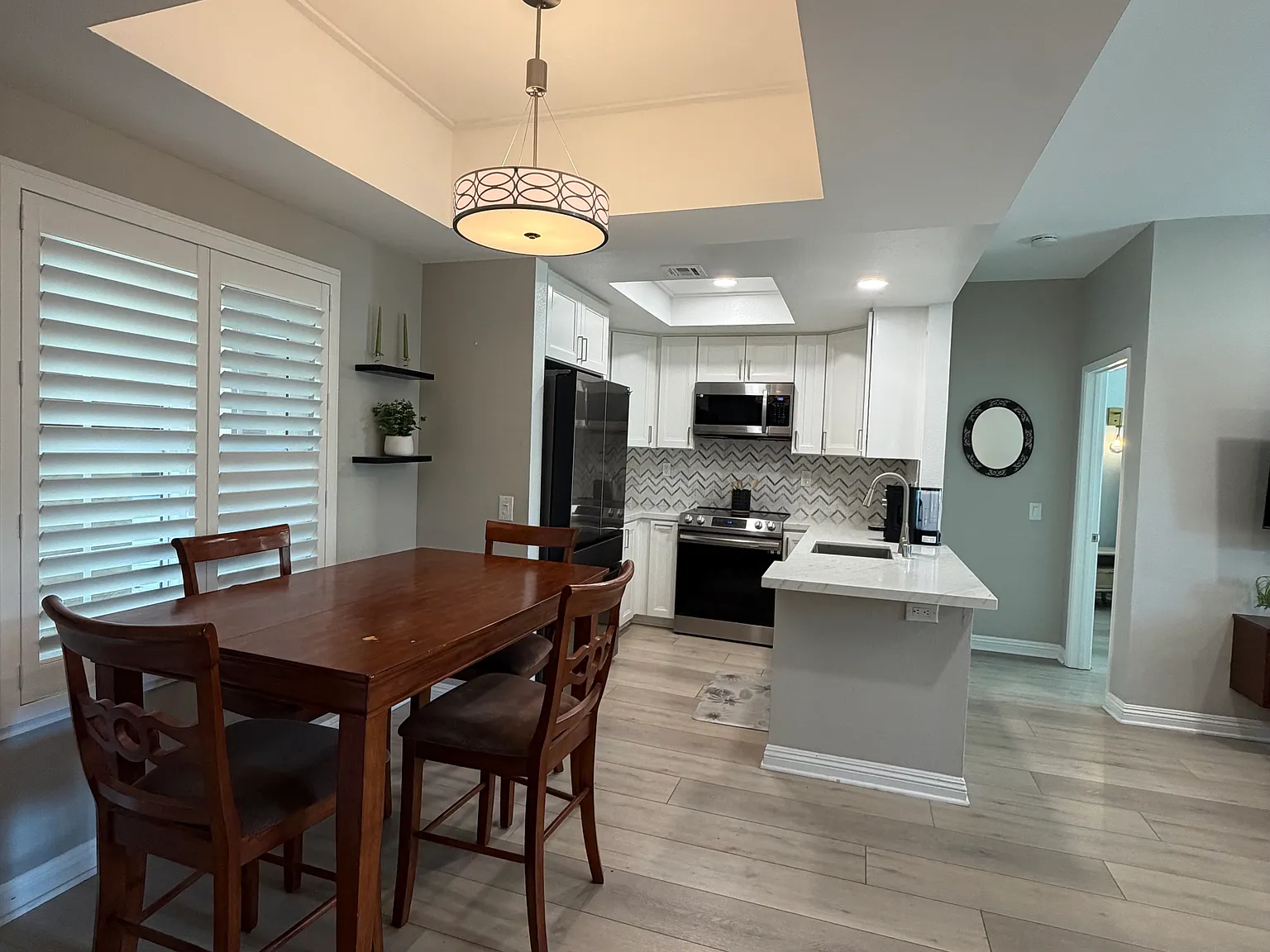 2 bed, 1025 sqft, $3,400 — Photo 4
