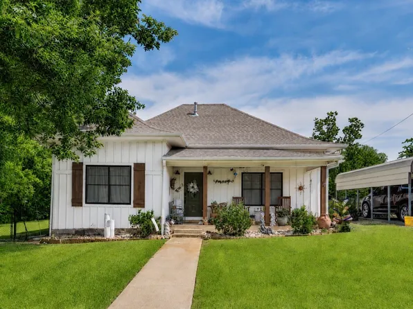 410 3rd St, Whitesboro, TX 76273