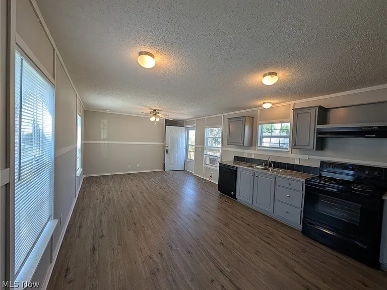 215 Cedar Brook Dr — Photo 6