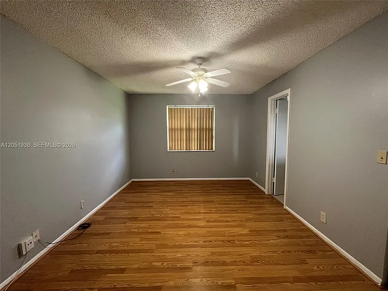2740 Forest Hills Blvd #202 — Photo 16