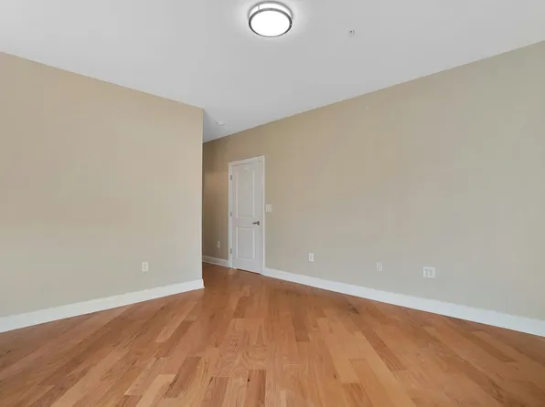 20 Avenue At Port Imperial image 18 of 45