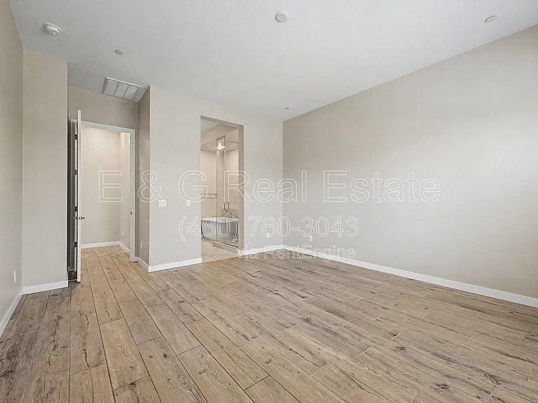 1899 N 140th Dr — Photo 11