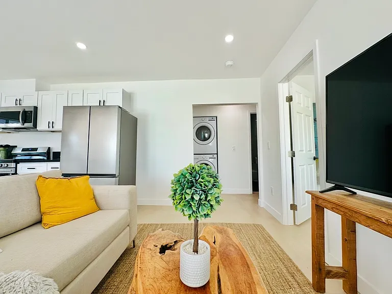 2669 Clyde Ave — Photo 5