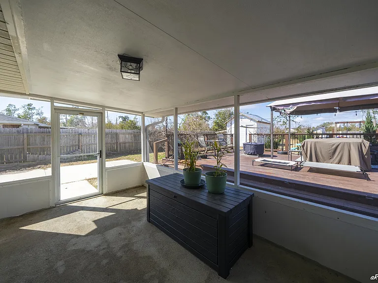 707 Plantation Cir — Photo 22