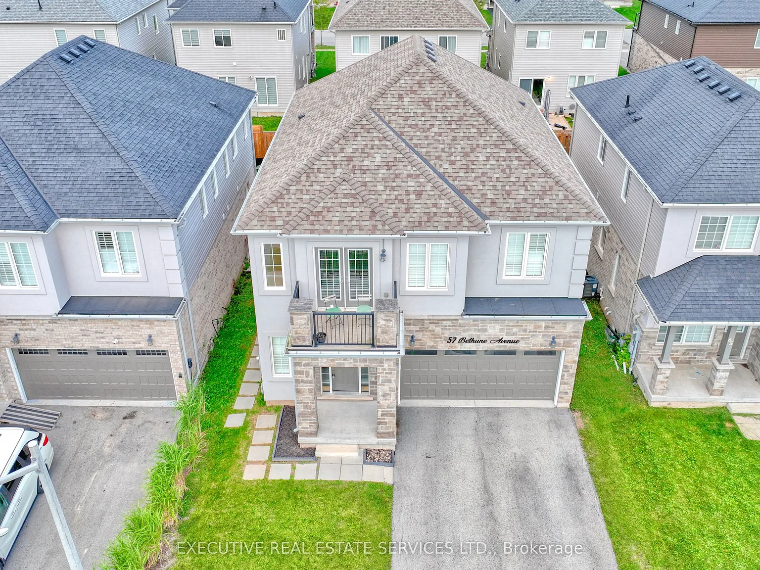 4 bed, $2,400 — Photo 4
