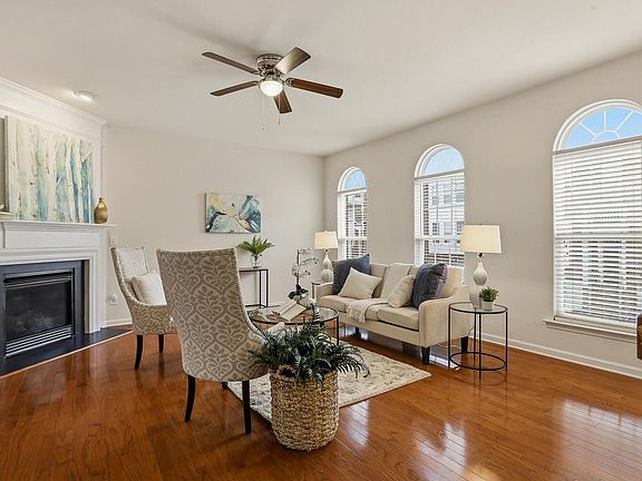 5th image of 2510 Silverpalm St