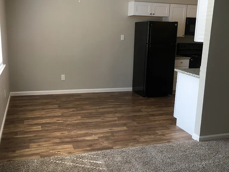 Sutter Commons Apartments — Photo 12