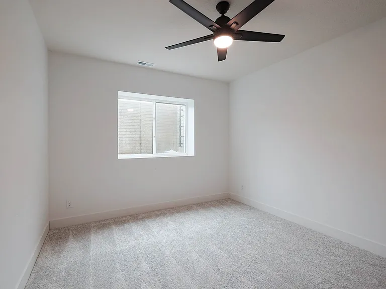 8620 S 50th Ct — Photo 32