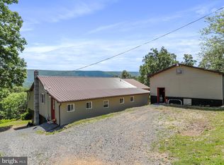 1309 Bears Lope Ln, Great Cacapon, WV