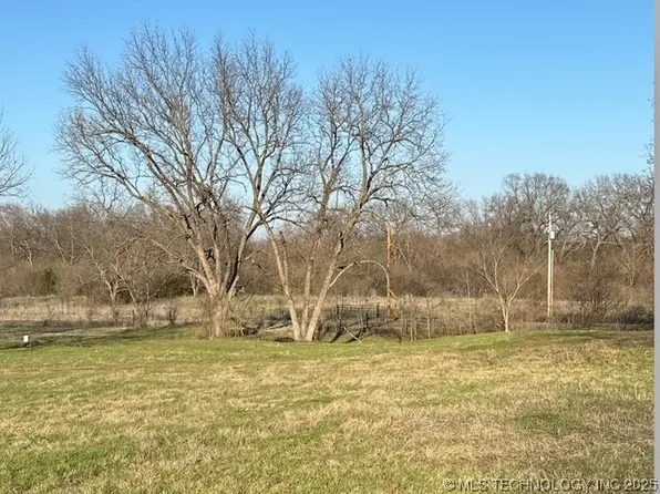 5 Fire Water Dr, Ardmore, OK 73401