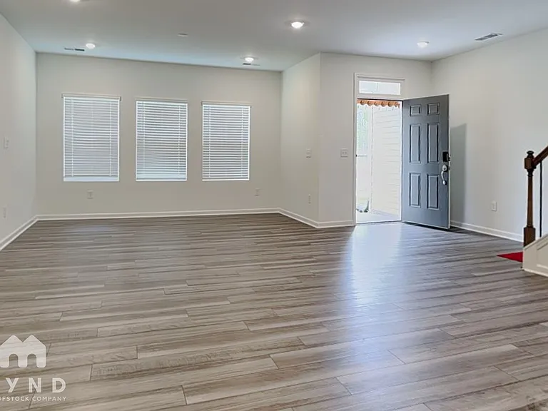 206 Redford Place Dr — Photo 3