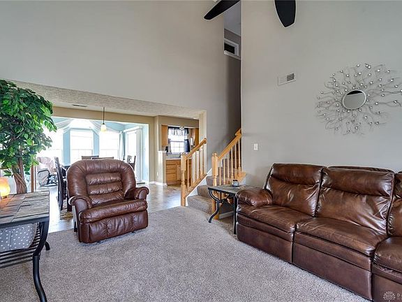 5th image of 407 Trenton Pl