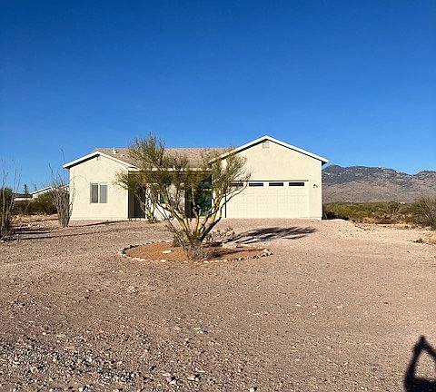 Looking north with Rincon Mountains in background