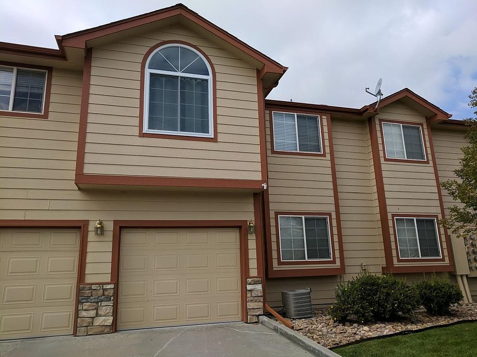 One-car Attached Garage