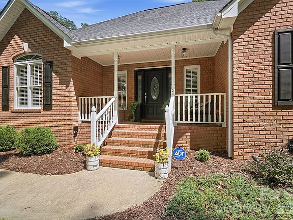 4th image of 7627 Maple Bluff Ln