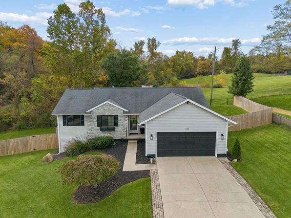 1062 Lizabeth Cir, Heath, OH 43056