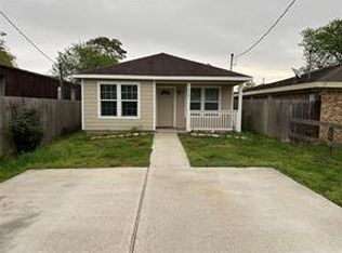 4725 10th St, Bacliff, TX 77518