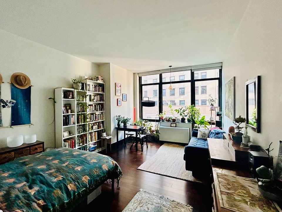 1st image of 40 Broad St APT 22C