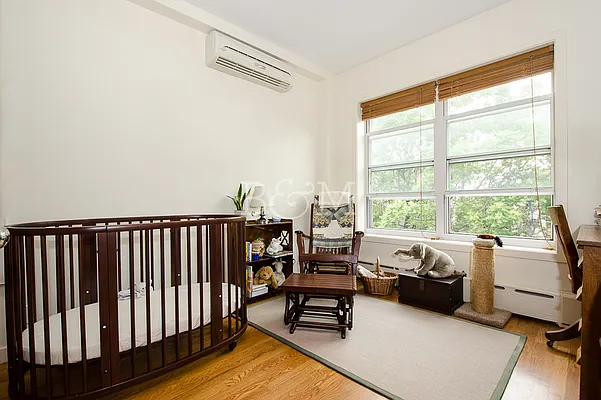 Sold by Brick&Mortar | media 20