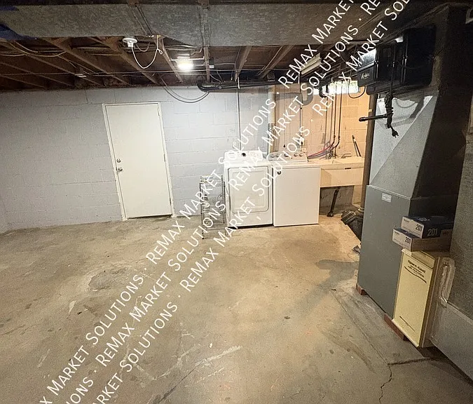 722 Avondale St — Photo 19