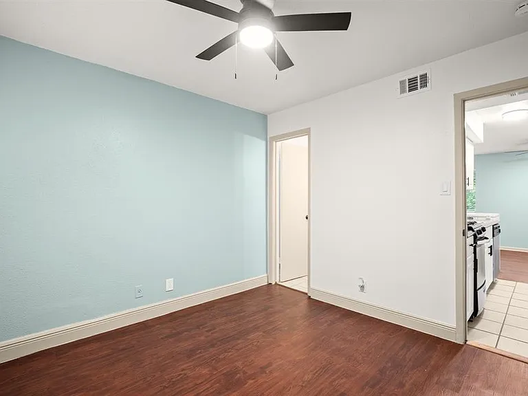 1010 W 23rd St #3 — Photo 8