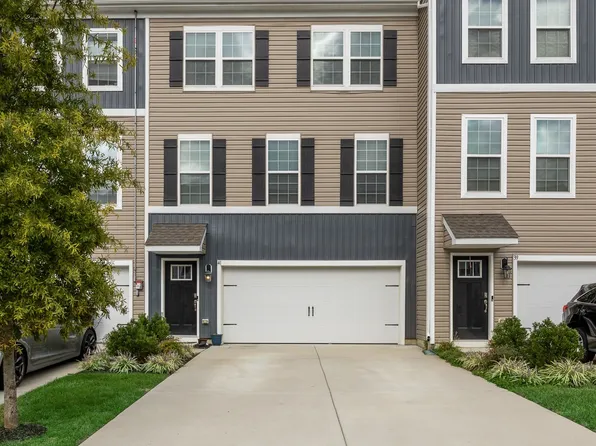 41 Stanton Rd, Mount Holly, NJ 08060