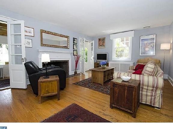 3rd image of 3419 Warden Dr
