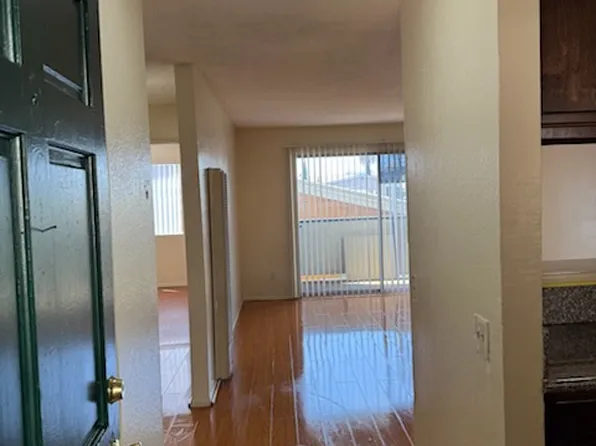 1330 E 10th St, Long Beach, CA